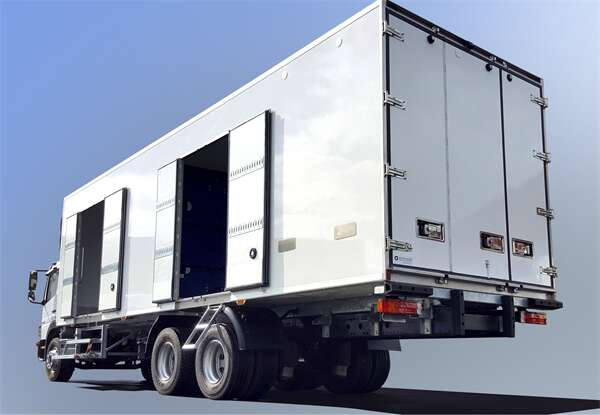 CFRT轻量化材料车厢板在重型卡车上的应用